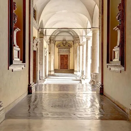 Via Dei Condotti I - Book We Do روما